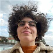 Ragazza intraprendere diploma al livello linguistico impartisce lezioni di italiano